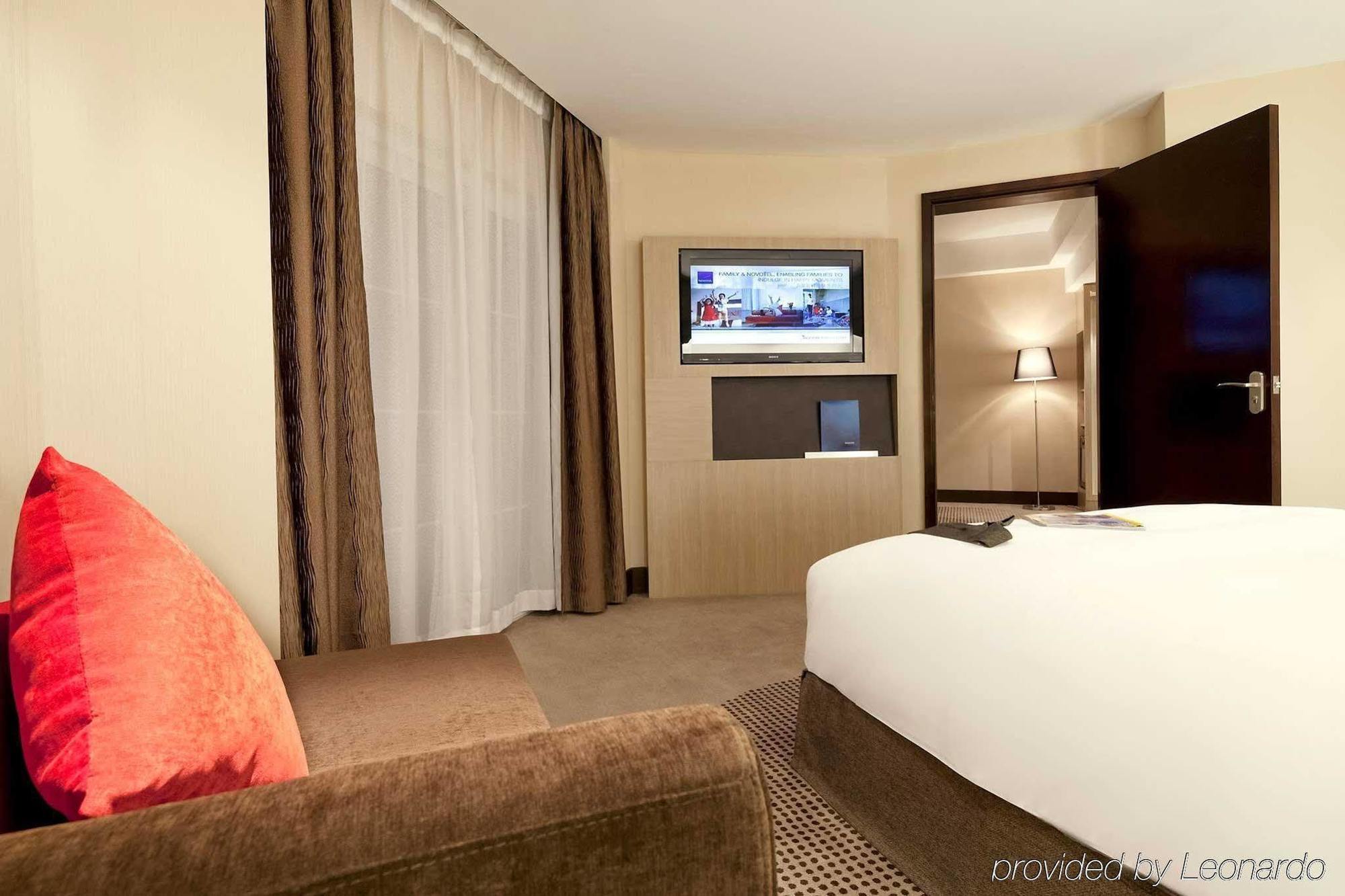 Shenzhen Novotel Watergate Exterior photo